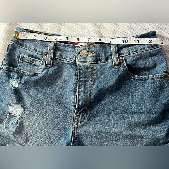 Signature by Levi Strauss Denim Blue Women's Shorts Size 0 Waist 25 - Picture 9 of 14